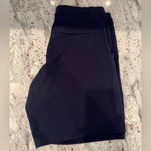 Men’s navy lululemon classic fit ABC shorts